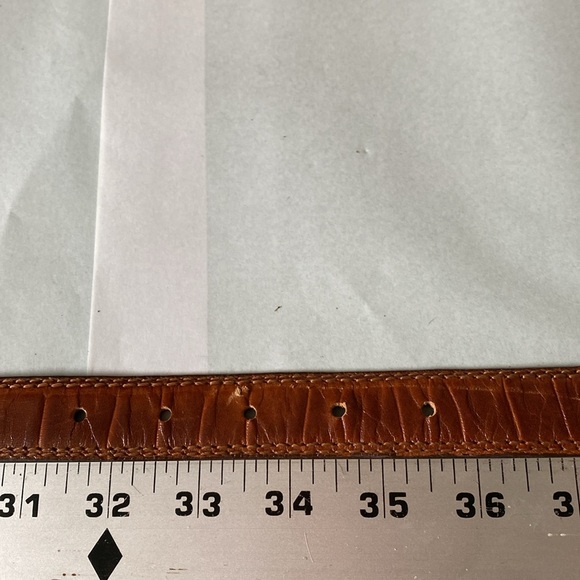 Liz Claiborne brown embossed belt 31.5-35.5” - Picture 4 of 4